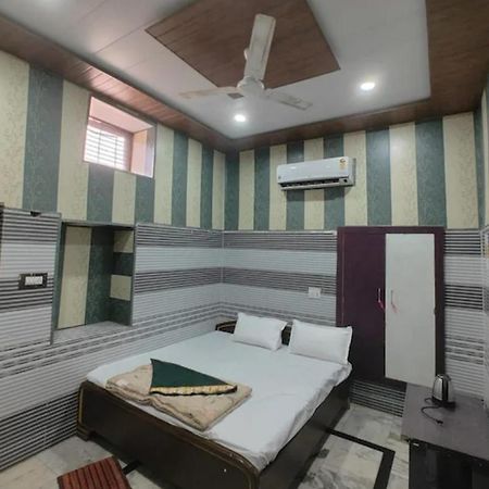 Bhagat Ji Guest House Ayodhya Exterior foto