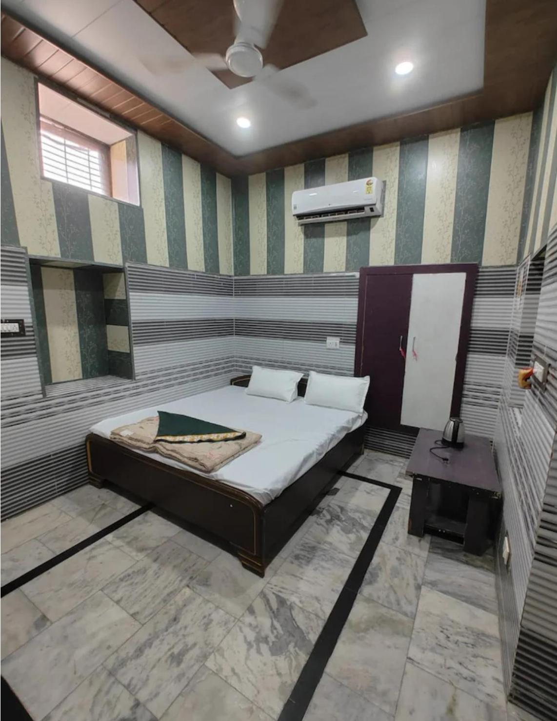 Bhagat Ji Guest House Ayodhya Exterior foto